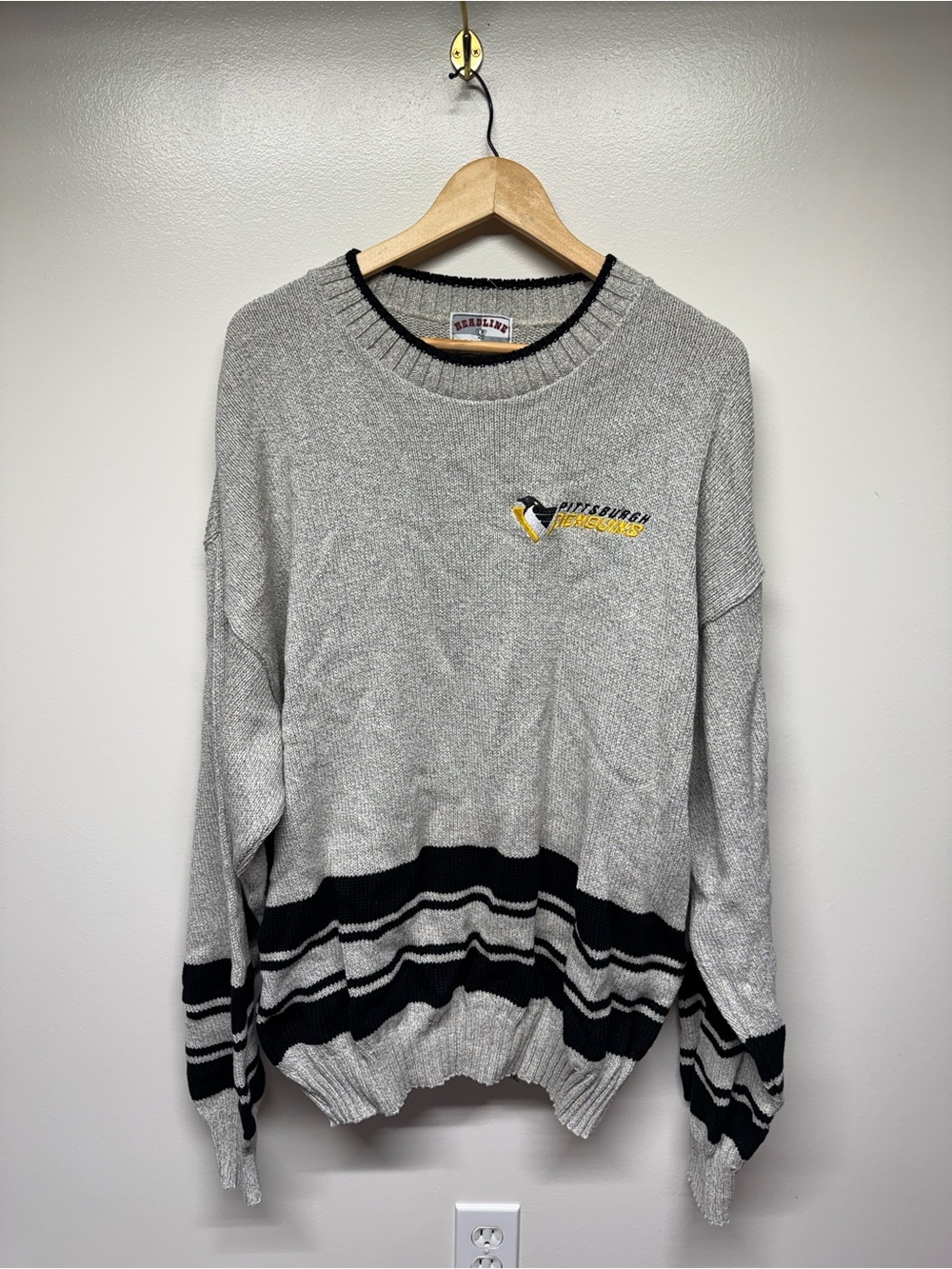 vintage Classic Gray Crewneck Sweater with Striped Hem and Team Embroidery